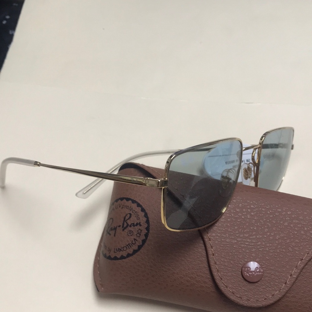 Ray-Ban Sunglasses, model RB3669 color artista with Brown Leather Case - Picture 2 of 5